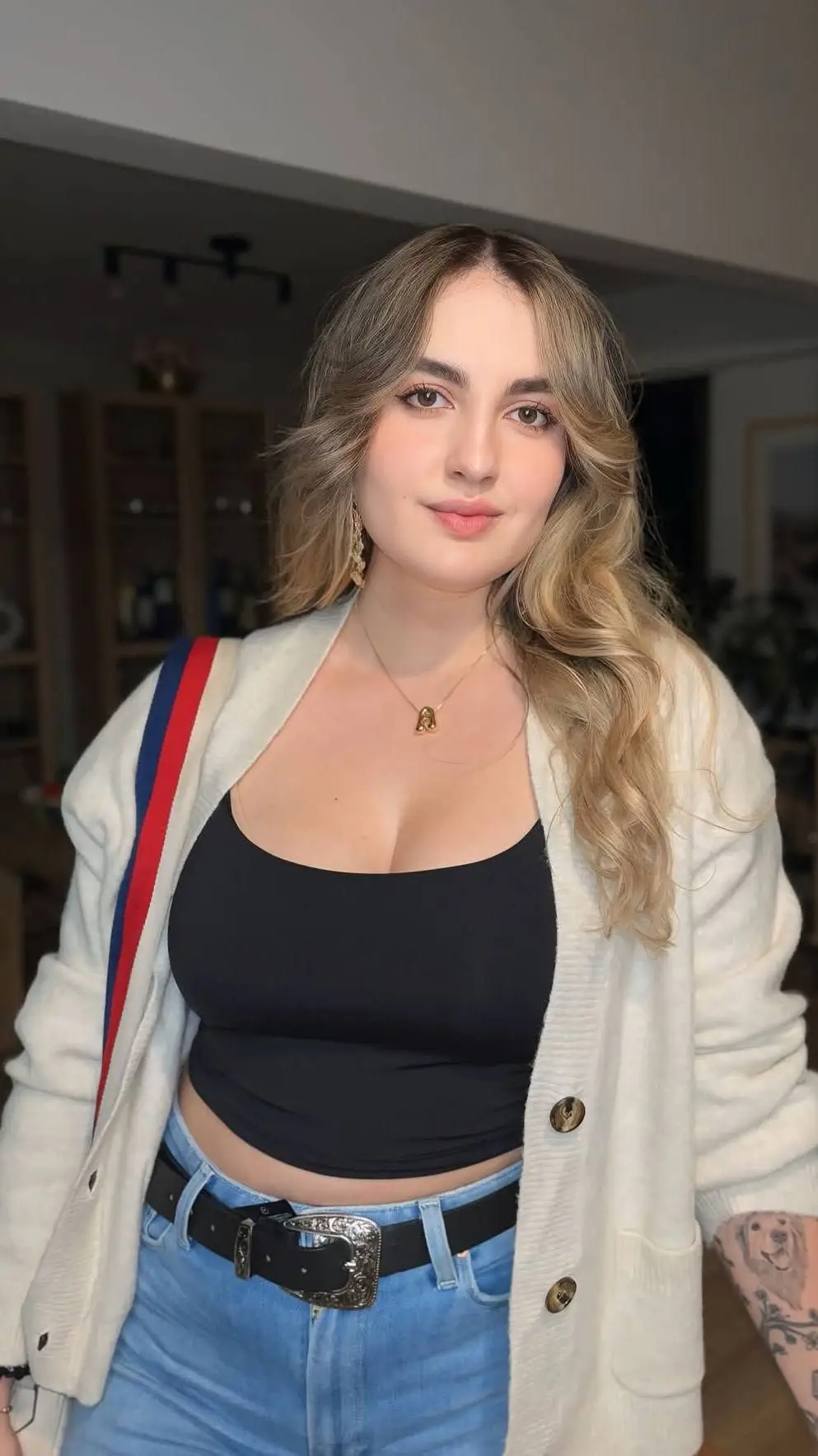 ai character: ale asmr background