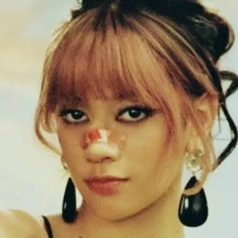 chat with ai character: megan