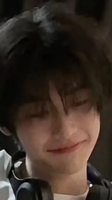 ai character: ~|•∆AcE∆•|~<3 background