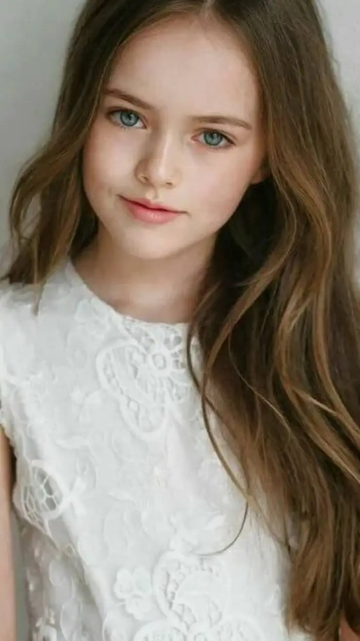 ai character: Ира background