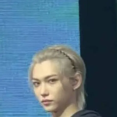 chat with ai character: Félix👁️👄👁️