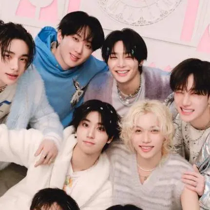 chat with ai character: straykids y pickme