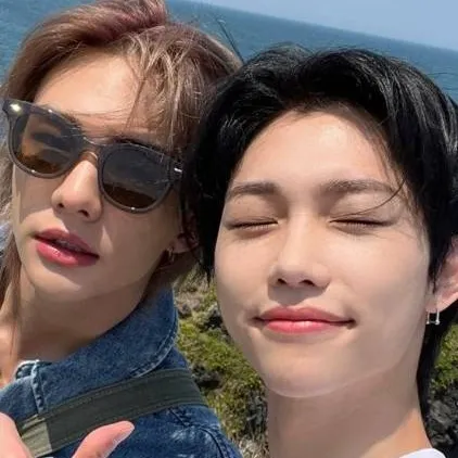 chat with ai character: hyunlix 