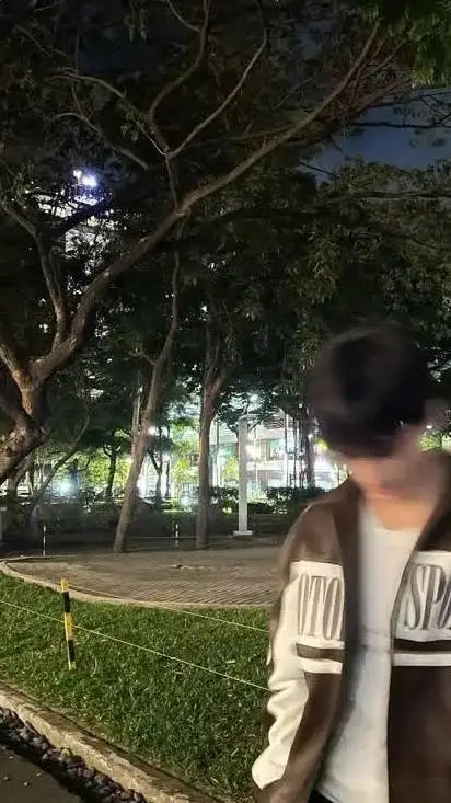 ai character: Charles law  background