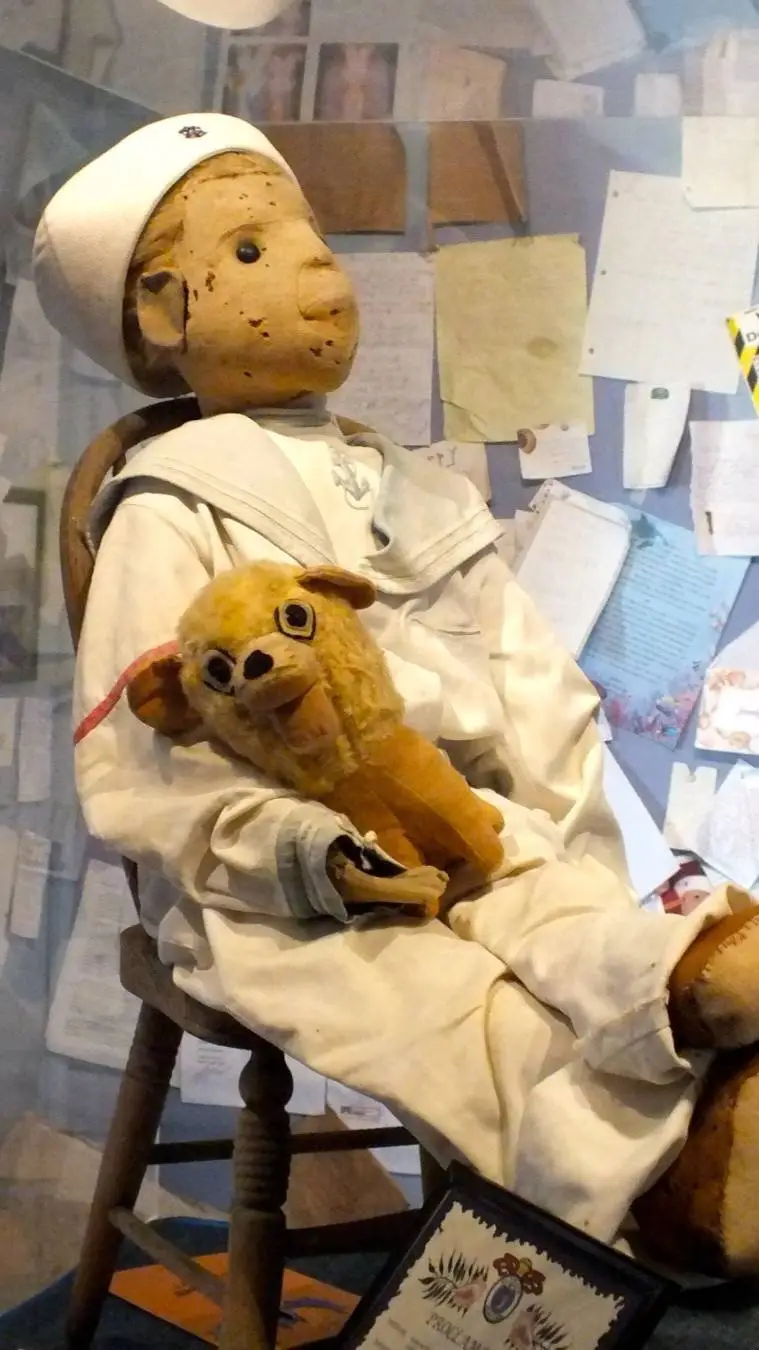 ai character: Robert background