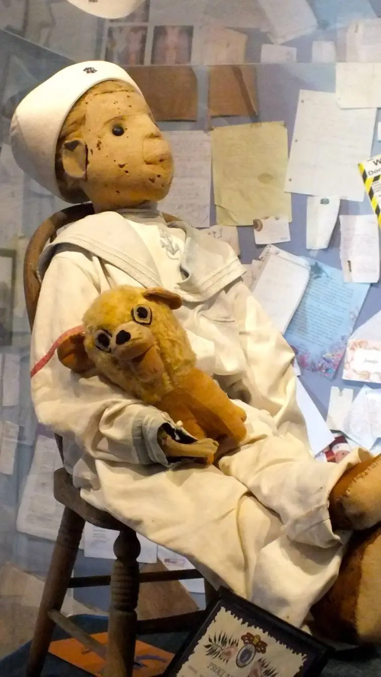 ai character: Robert background