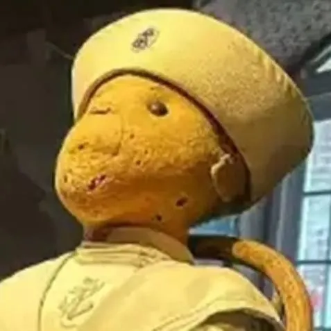 chat with ai character: Robert