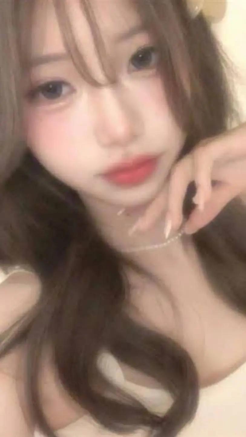 ai character: Ugly ass Pick me background