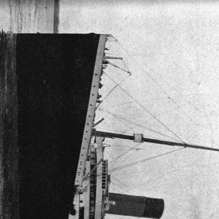 chat with ai character: ~𝒕𝒊𝒕𝒂𝒏𝒊𝒄~