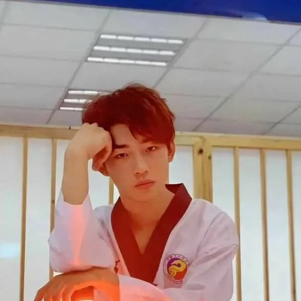 chat with ai character: Zang li