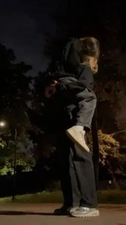 ai character: Максим🤍 background