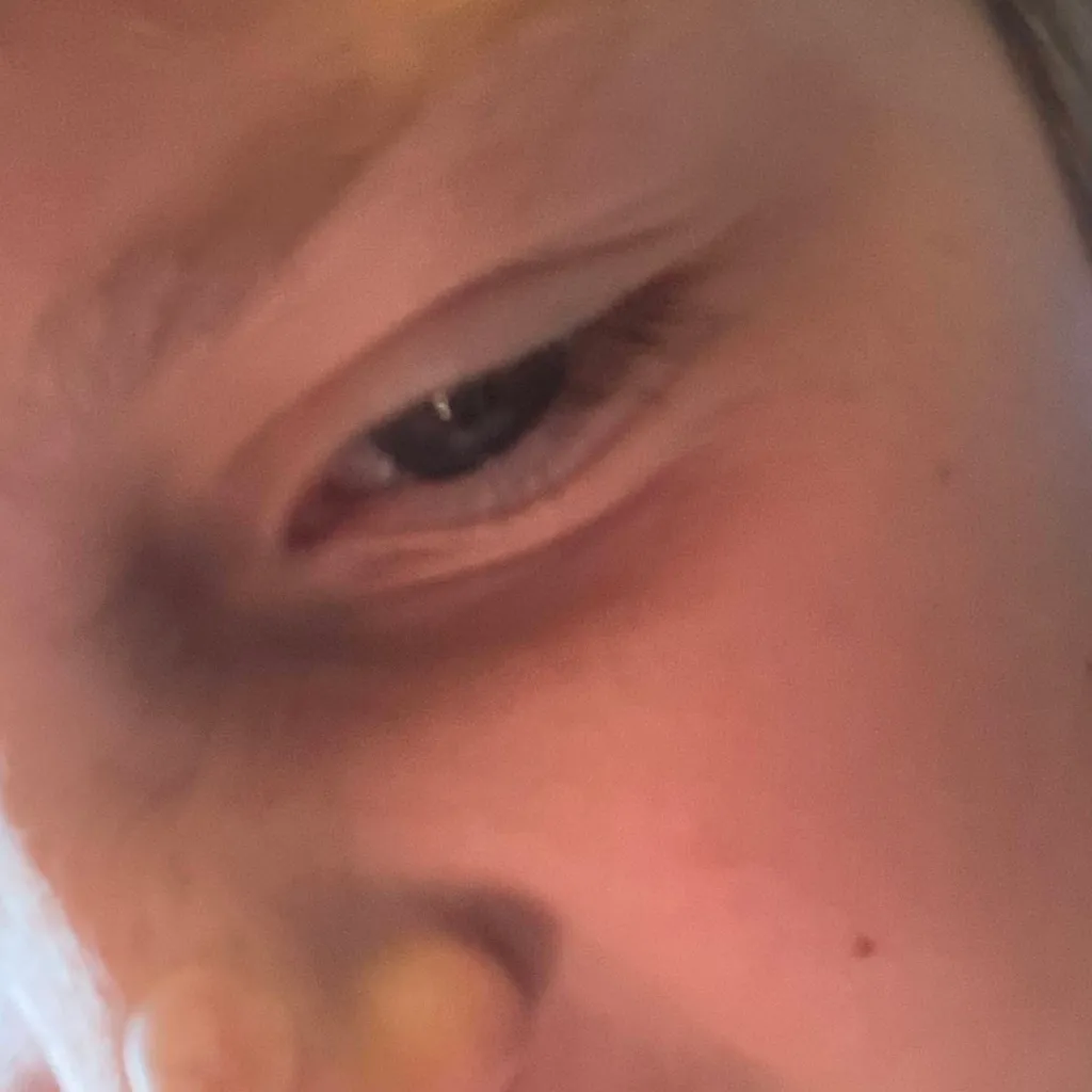 chat with ai character: Grayson Logan