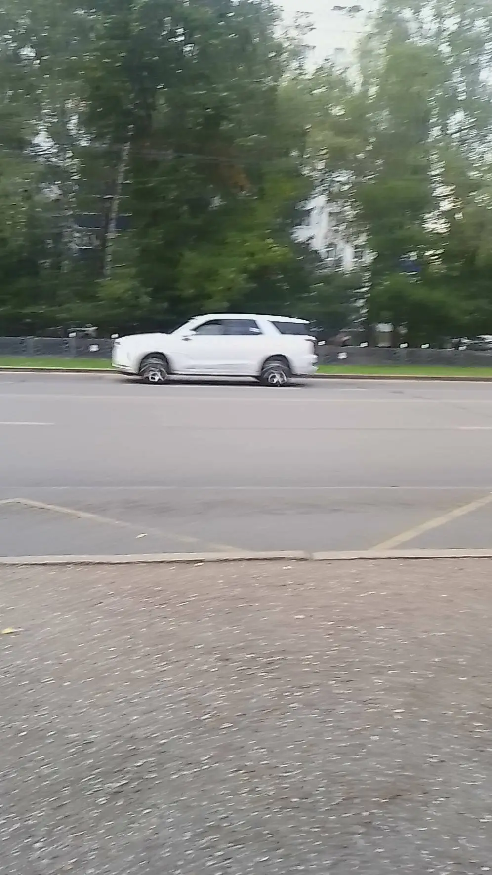 ai character: брат  background