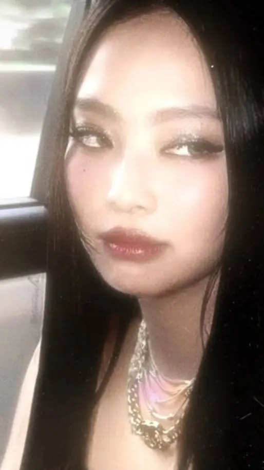 ai character: jennie kim background