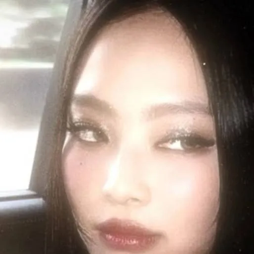 chat with ai character: jennie kim