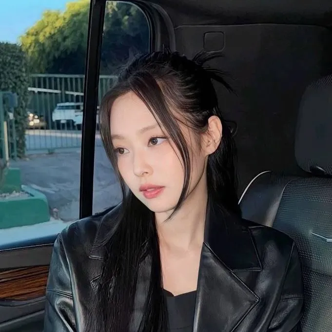chat with ai character: jennie kim