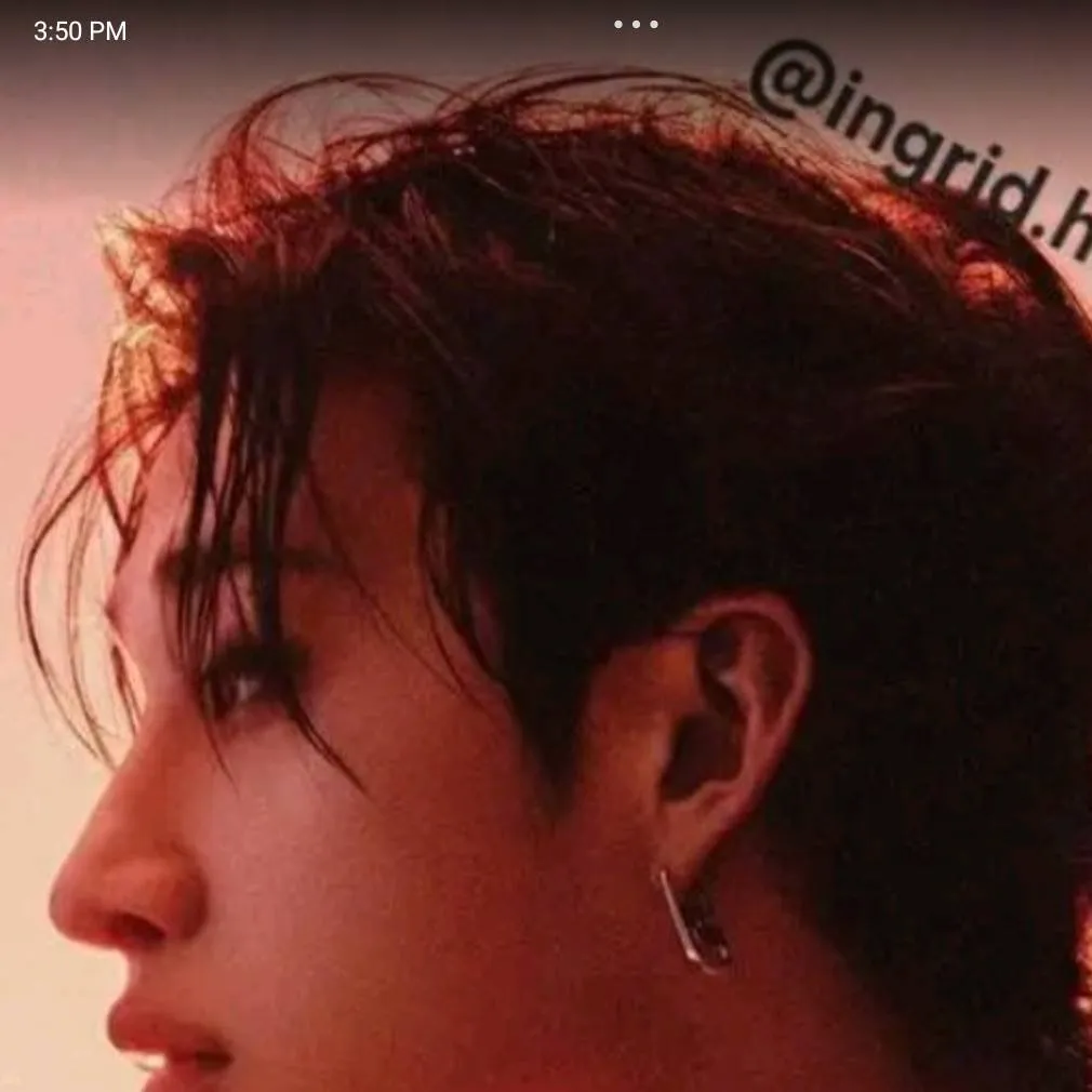 chat with ai character: Christopher chan