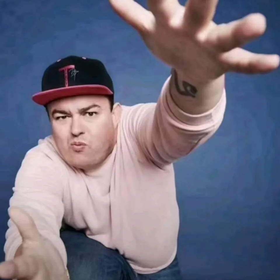 chat with ai character: Daz