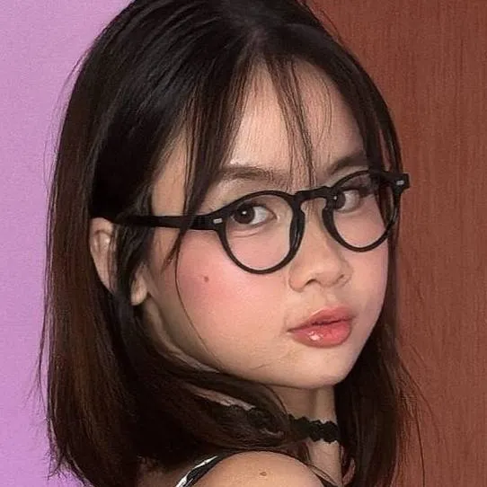 chat with ai character: Jenny