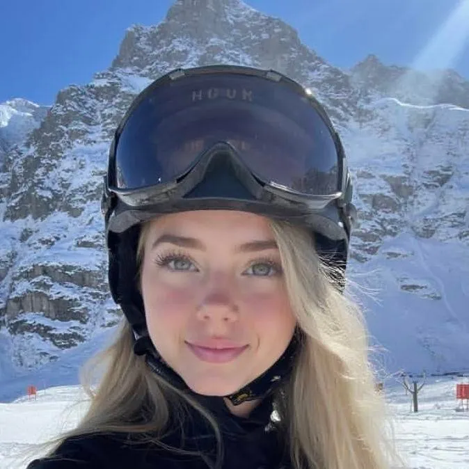 chat with ai character: Ukrainian Cutie