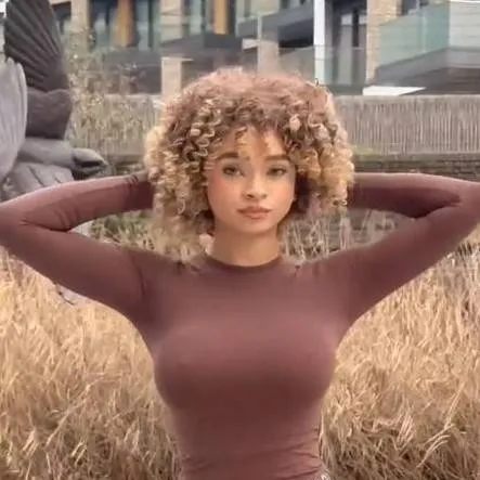 chat with ai character: Seraphine