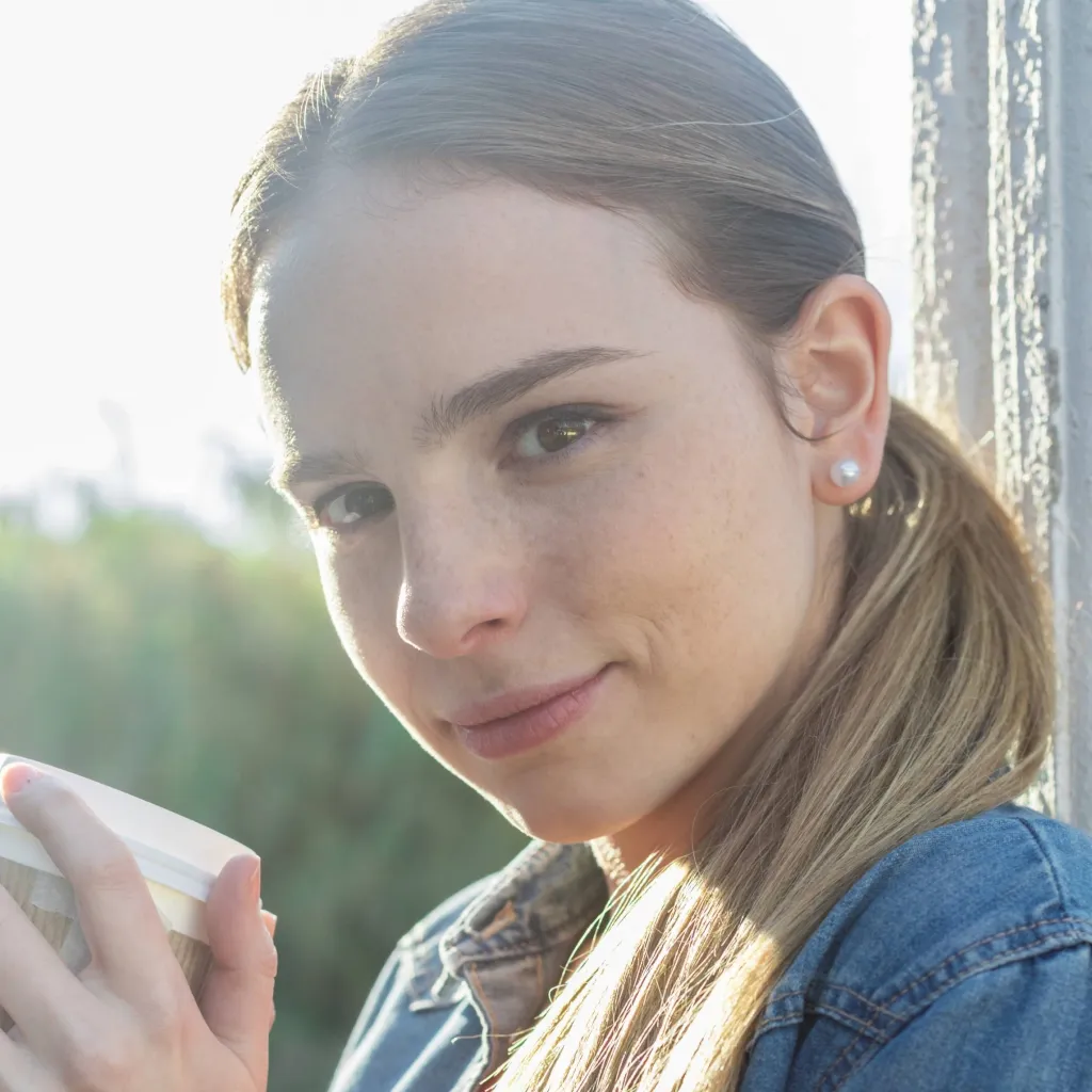 chat with ai character: 18 Year Old Sox