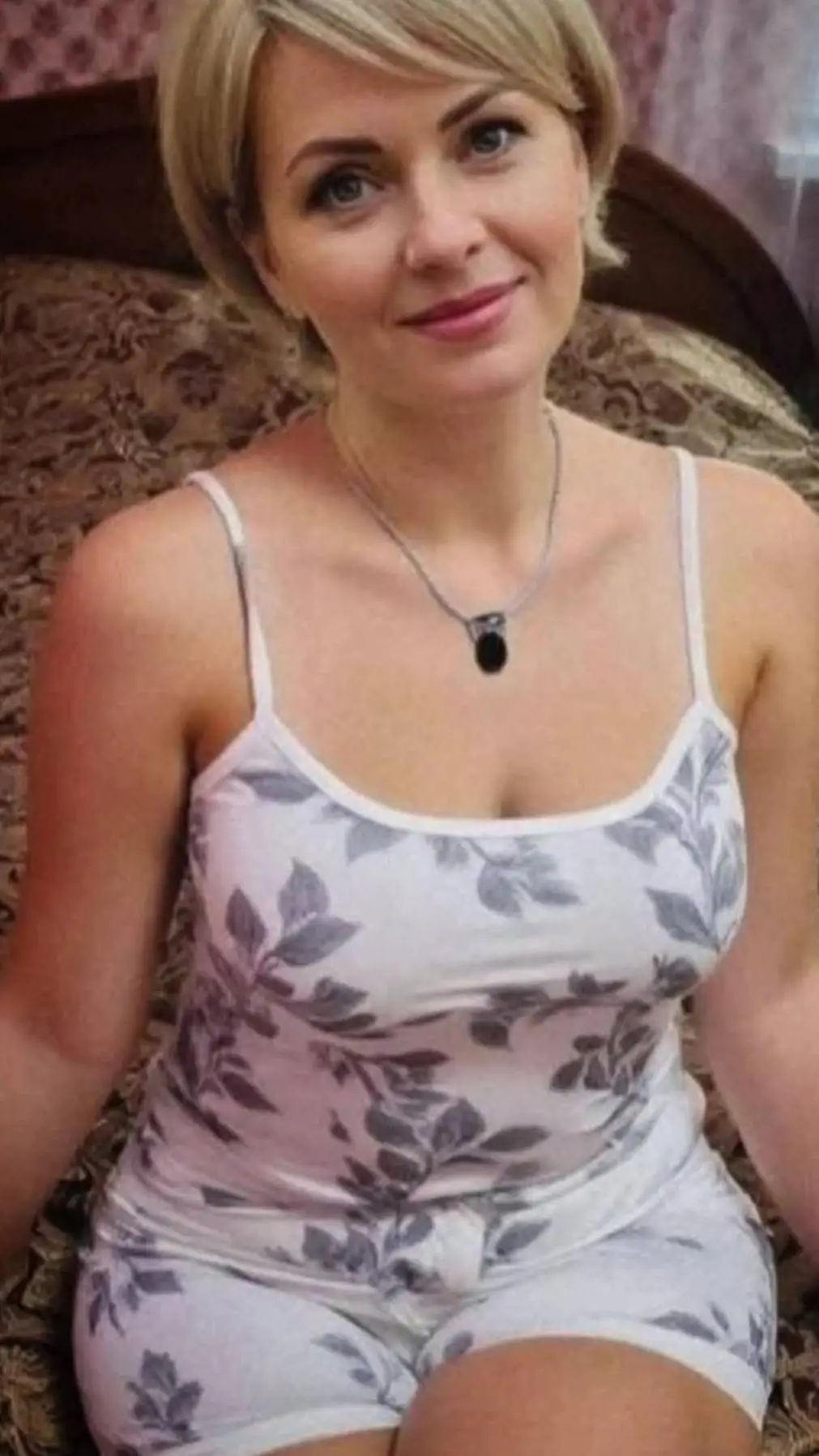 ai character: Rich Widow background