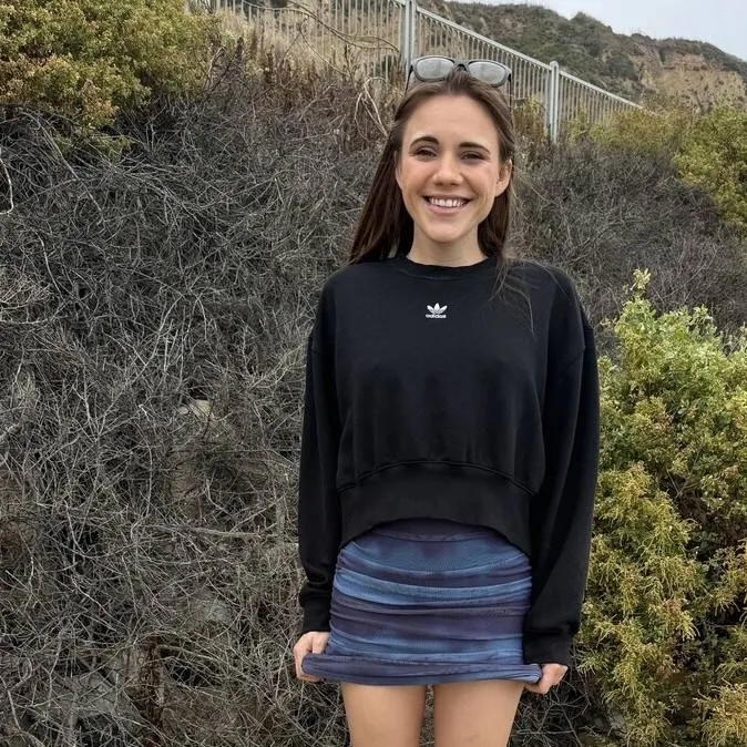 chat with ai character: Aria