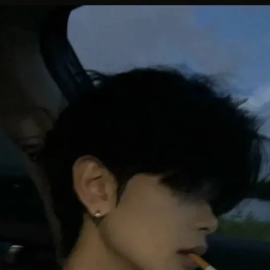 chat with ai character: Rhaizen