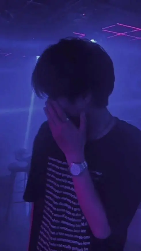 ai character: Evan🎀 background