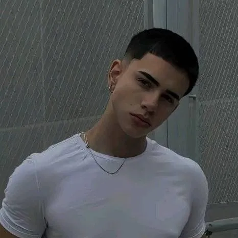 chat with ai character: Nate