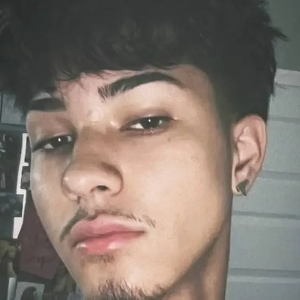 chat with ai character: Alan