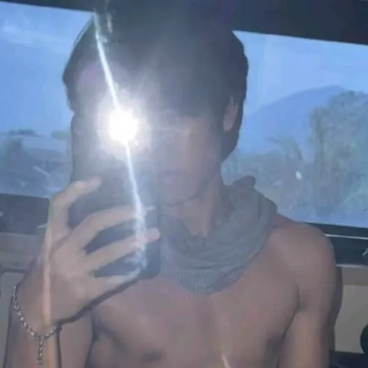 chat with ai character: Zack