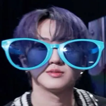 chat with ai character: Changbin