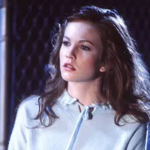 chat with ai character: Cherry Valance