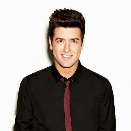 chat with ai character: Logan Henderson