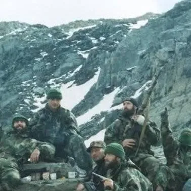 chat with ai character: войнушка