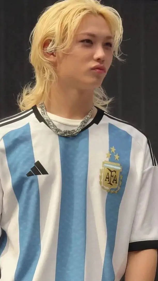 ai character: ★Felix★ background