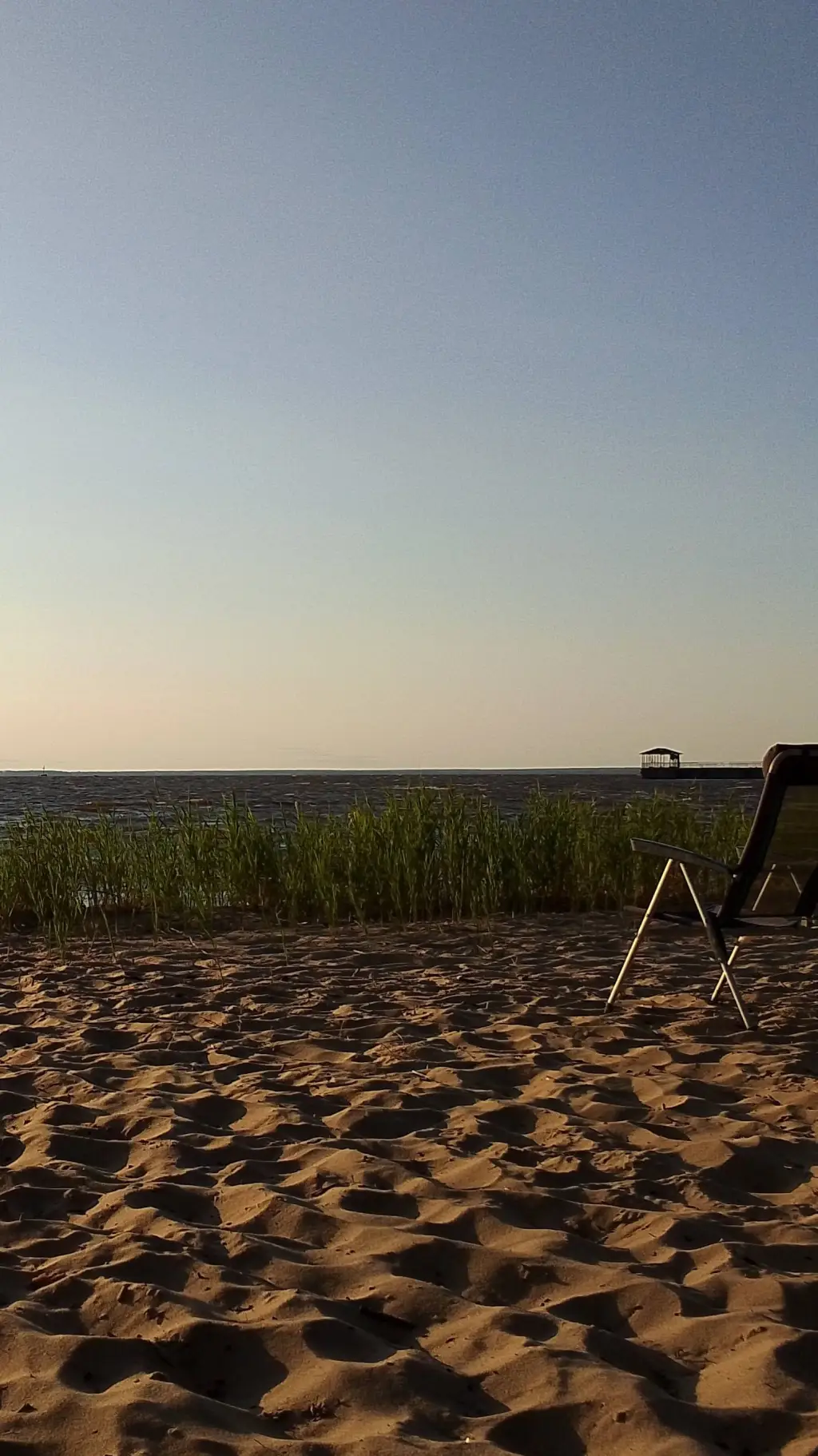 ai character: смысол?  background