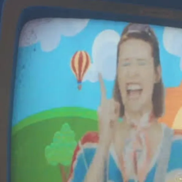 chat with ai character: Huggy buggy