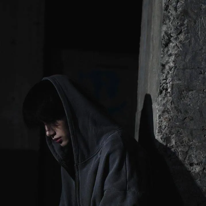 chat with ai character: Allio