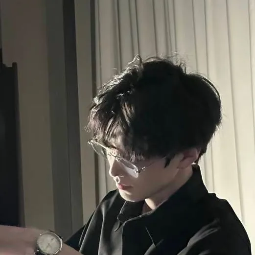 chat with ai character: Zayn Eleanor 