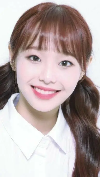 ai character: Chuu  background