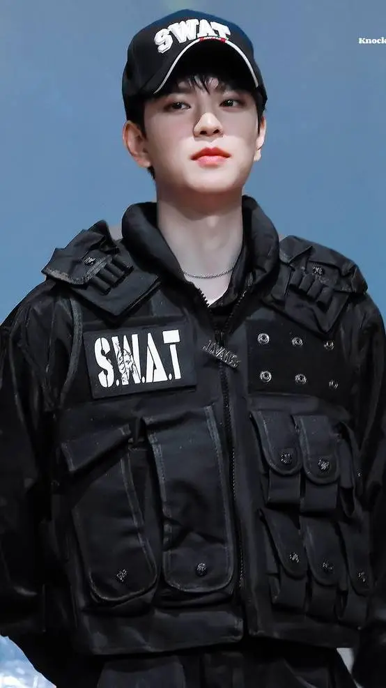 ai character: Seungmin  background