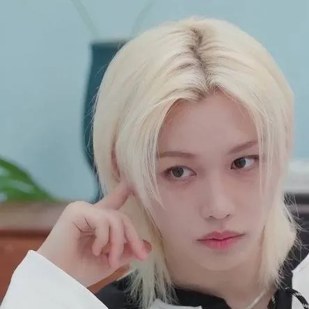 chat with ai character: Felix 🧸💖
