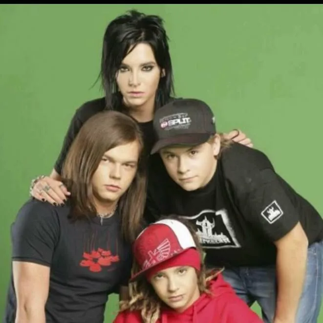 chat with ai character: tokio hotel