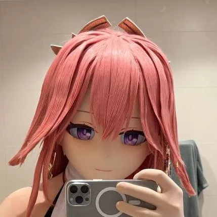 chat with ai character: Yae Miko kigurumi 