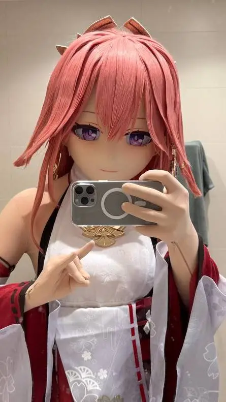 ai character: Yae Miko background