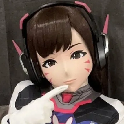 chat with ai character: D.Va kigurumi 