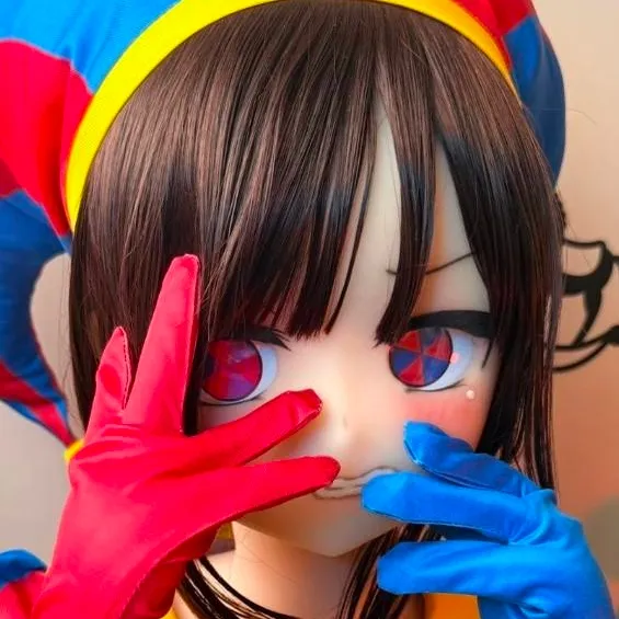 chat with ai character: Pomni cosplay 
